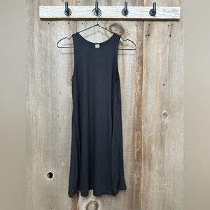 Old Navy Sleeveless Knit Swing Dress in Black Size Small Women’s